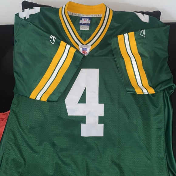 Legendary Brett Favre Green Bay Jersey - Picture 5 of 8
